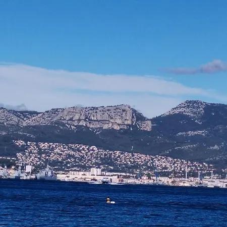 Taîaut Bateau-hôtel *