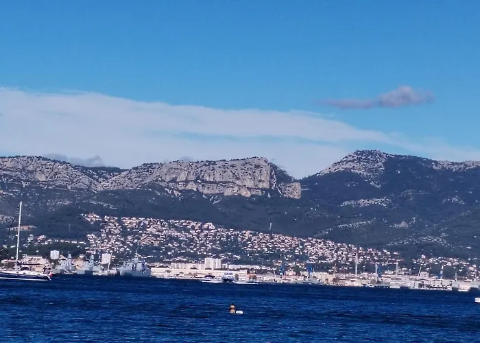 Taiaut Úszó hotel *